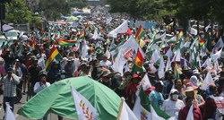 Prosvjedi u Boliviji zbog uhićenja guvernera. Prosvjednici zauzeli dva aerodroma