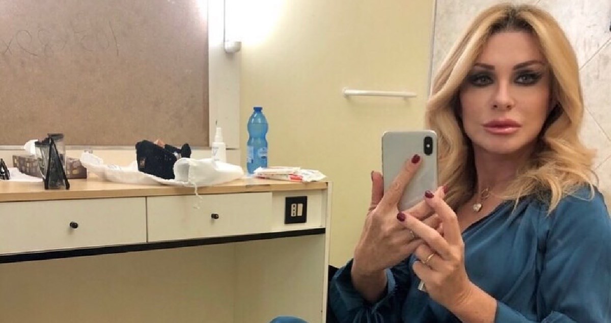 Novinarka koja je na TV-u pokazala međunožje ima 60. Ovo su fotke s njenog Instagrama