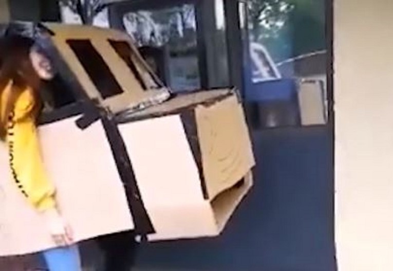 VIDEO Mama i kći postale hit na internetu: Nemamo auto, ali želimo McDonalds