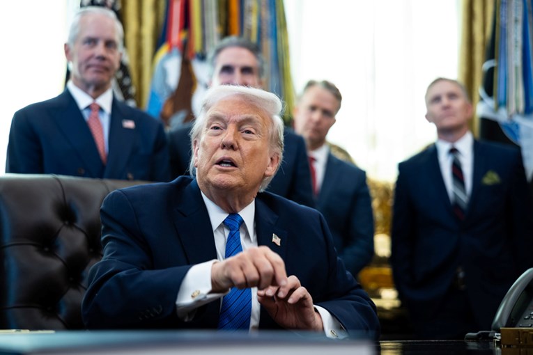 Trump otkrio nevjerojatan plan. Do ljeta će pored Bijele kuće napraviti stadion