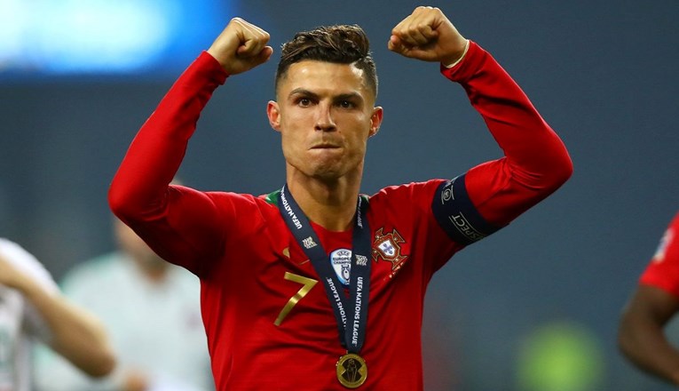 Ronaldo poklonom i pismom oduševio mlade reprezentativke Portugala