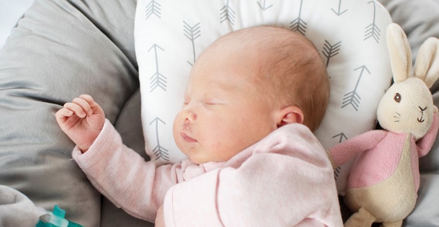 Političari pozivaju na zabranu prodaje dodatka za bebe koji može uzrokovati gušenje