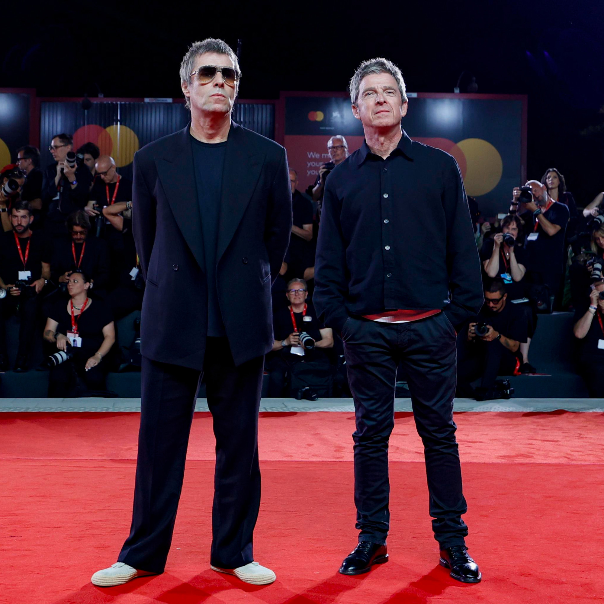 Noel Gallagher brisao suze, Liam gledao na sat: Braća privukla pažnju u Veneciji