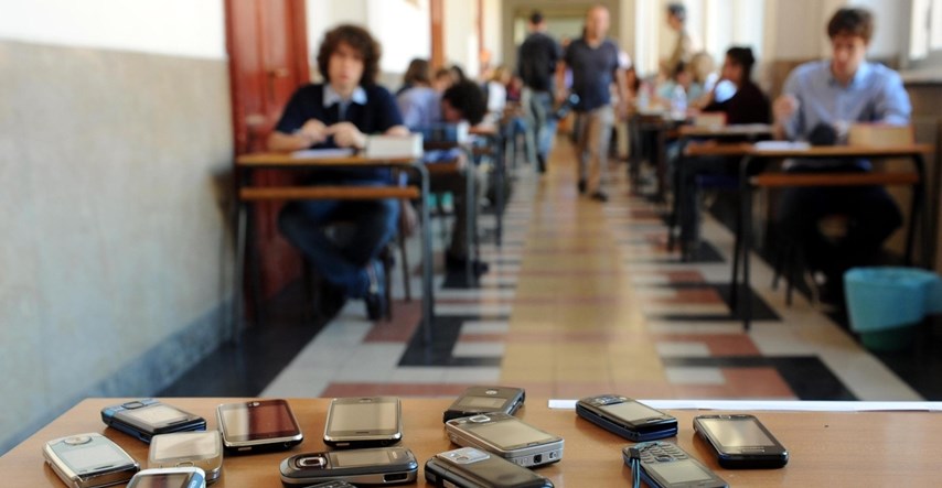 Srednja škola zabranila pametne telefone, a djeca su sretnija nego ikad