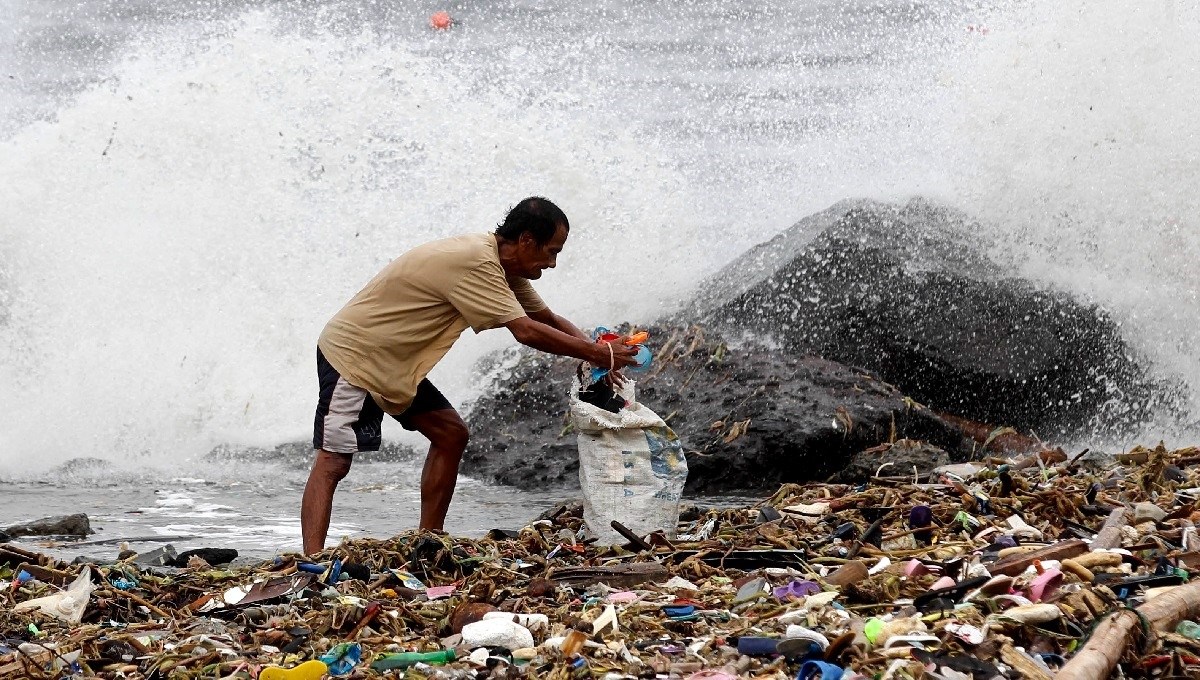 Evakuacija tisuća ljudi na Filipinima, stiže tajfun s udarima i do 265 km/h