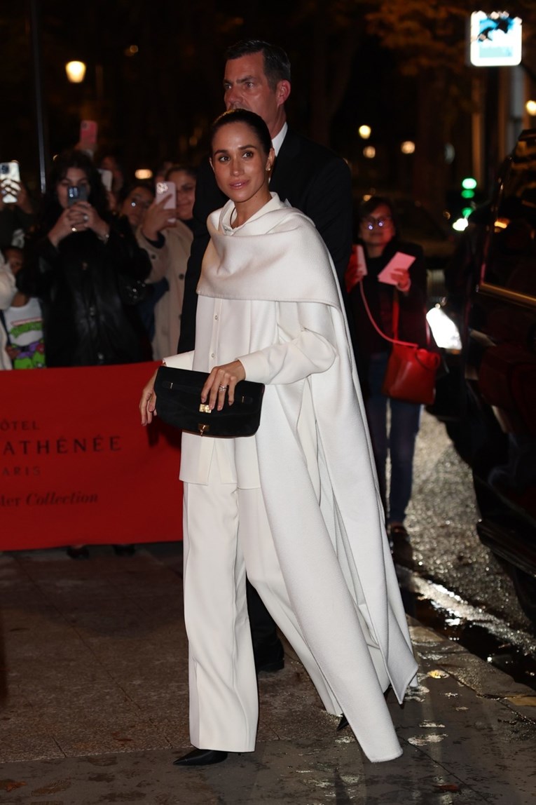 "Kakva žena": Meghan Markle oduševila u dva monokromatska izdanja