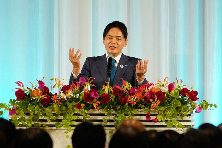 Gradonačelnik iz Japana suradnike nazivao idiotima, vrijeđao im i izgled