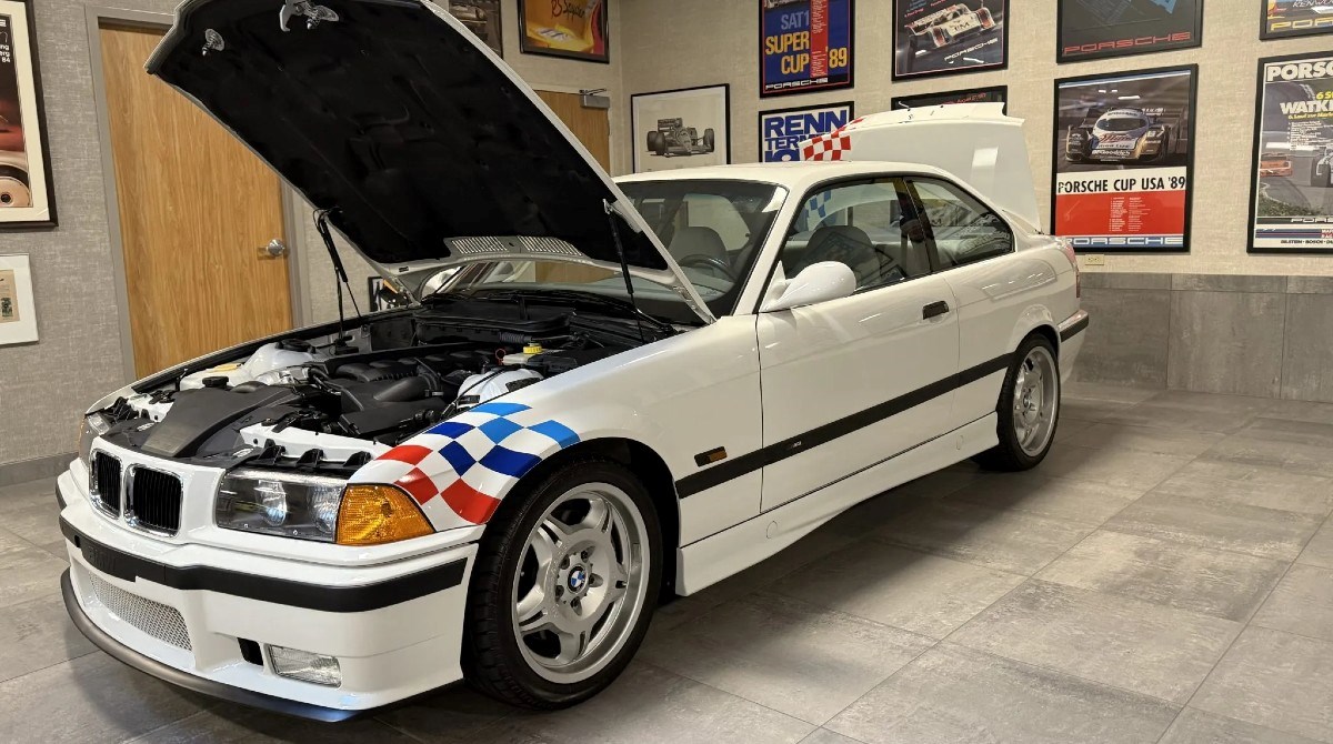 Novi ili stari M3? Pogledajte ovu poslasticu na aukciji