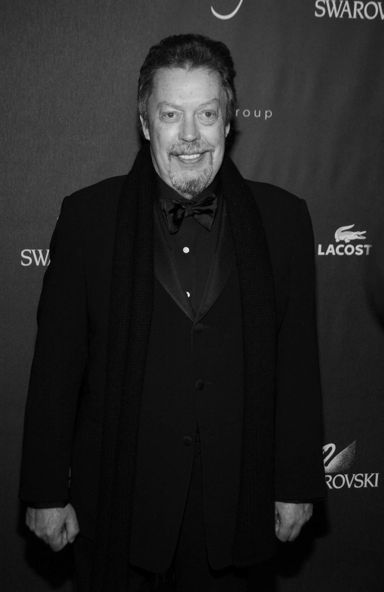 Umro je Tim Curry