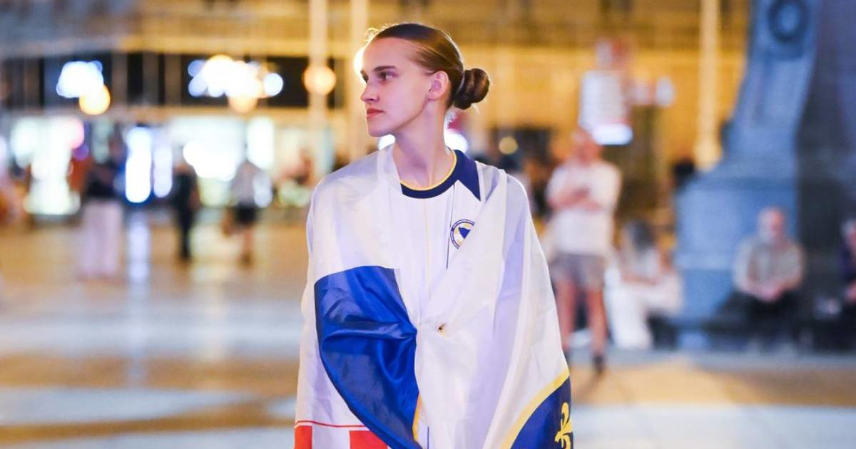 Kandidatkinja za Miss fotogeničnosti BiH pratila utakmicu na Trgu bana Jelačića