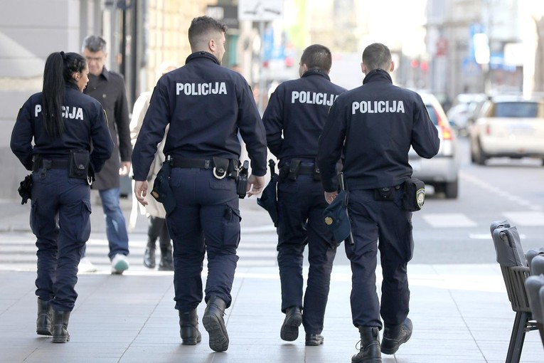 Policajac u Istri prijavljen zbog spolnog uznemiravanja dviju kolegica