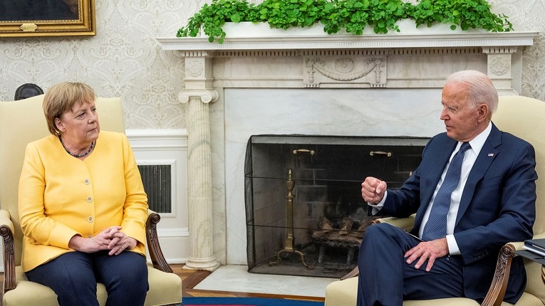 Merkel pričala s Bidenom, kaže da se talibani moraju odreći nasilja