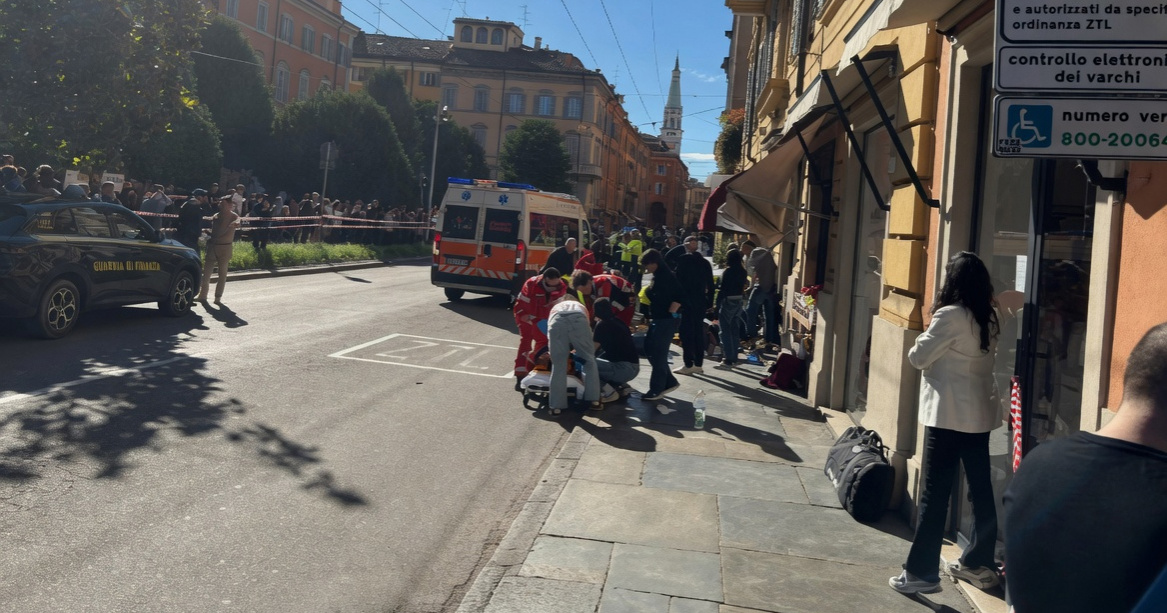 Salim El Koudri se autom zabio u ljude u Modeni, dvoje kritično. Napadao i nožem