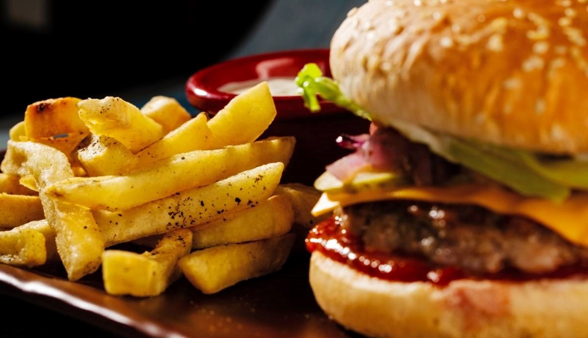 Studija: Hrana poput kobasica ili krafni povećava rizik od raka i rane smrti