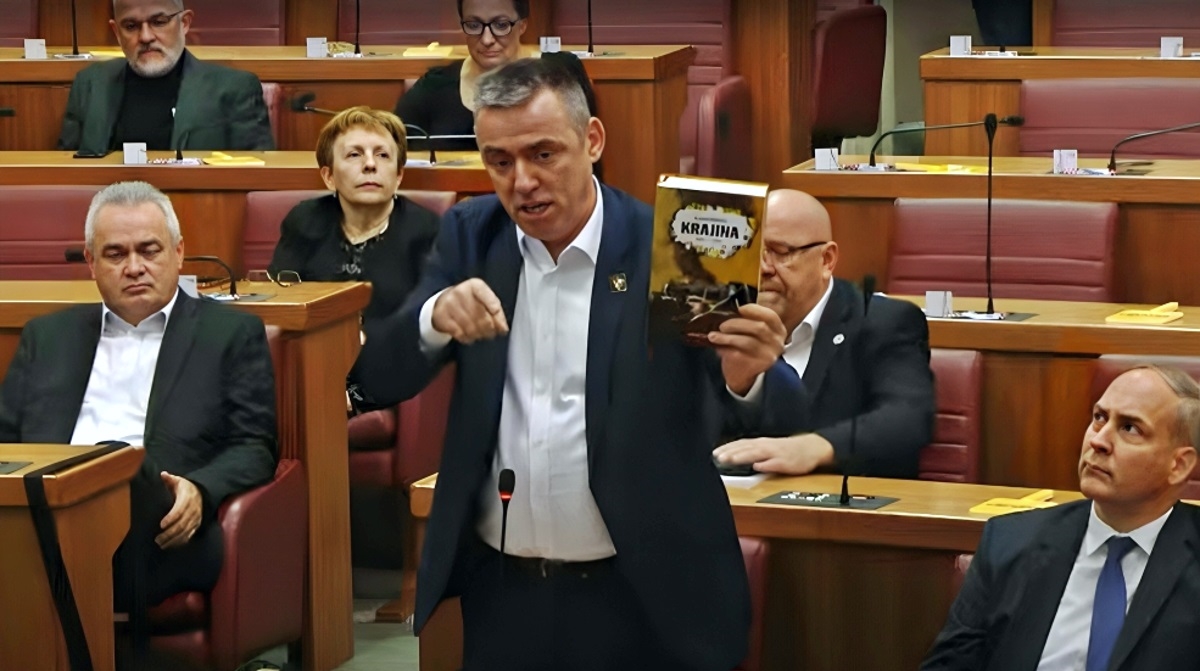 Ćipe Plenkoviću: Financirate ovu velikosrpsku knjigu, kupio sam je 50 metara od HDZ-a