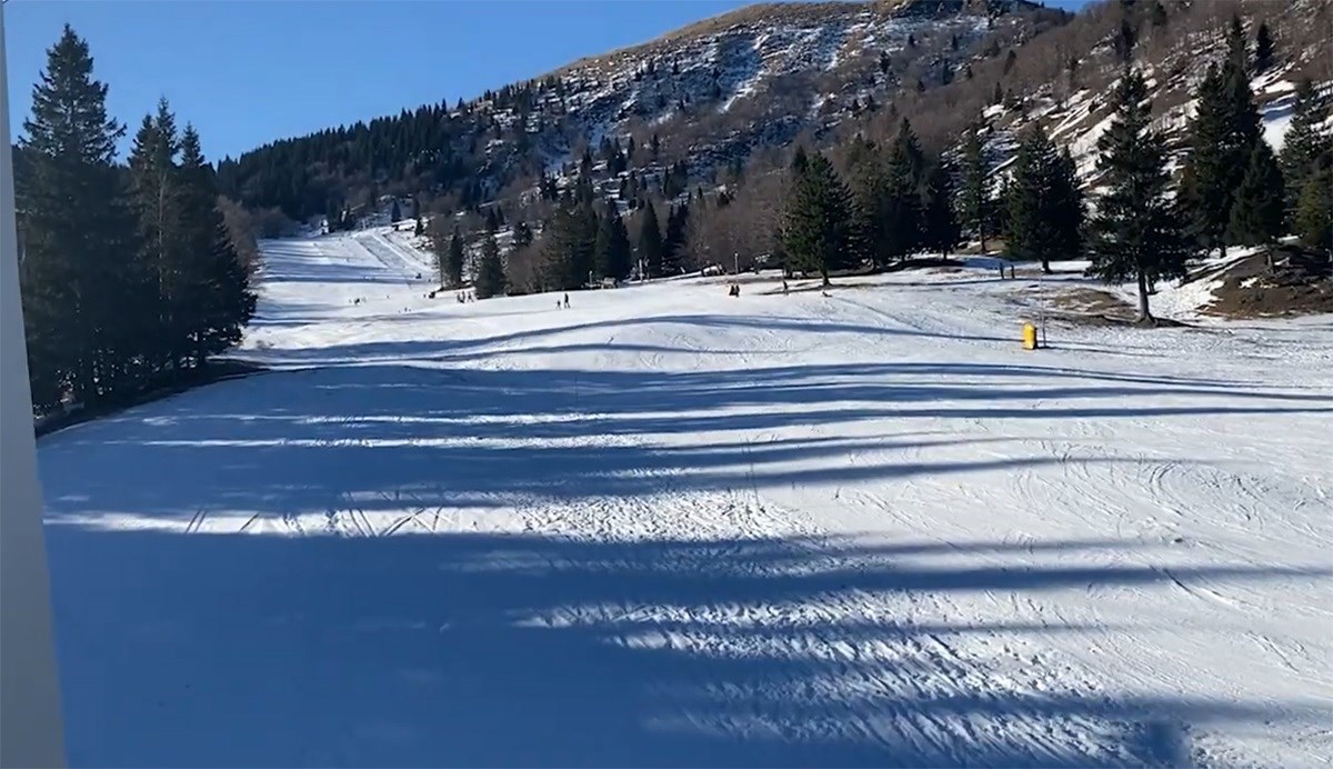 Tinejdžerica (14) poginula na skijalištu u Sloveniji, zabila se u drvo