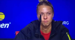Druga tenisačica svijeta rasplakala se i napustila presicu