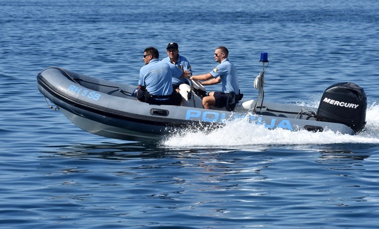 Pomorska policija uhvatila niz stranaca, glisirali su blizu obale