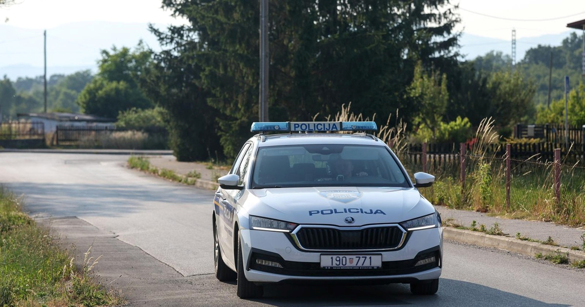 Muškarac (51) prijetio ubojstvom susjedu. Policija mu našla bombe i automatsku pušku