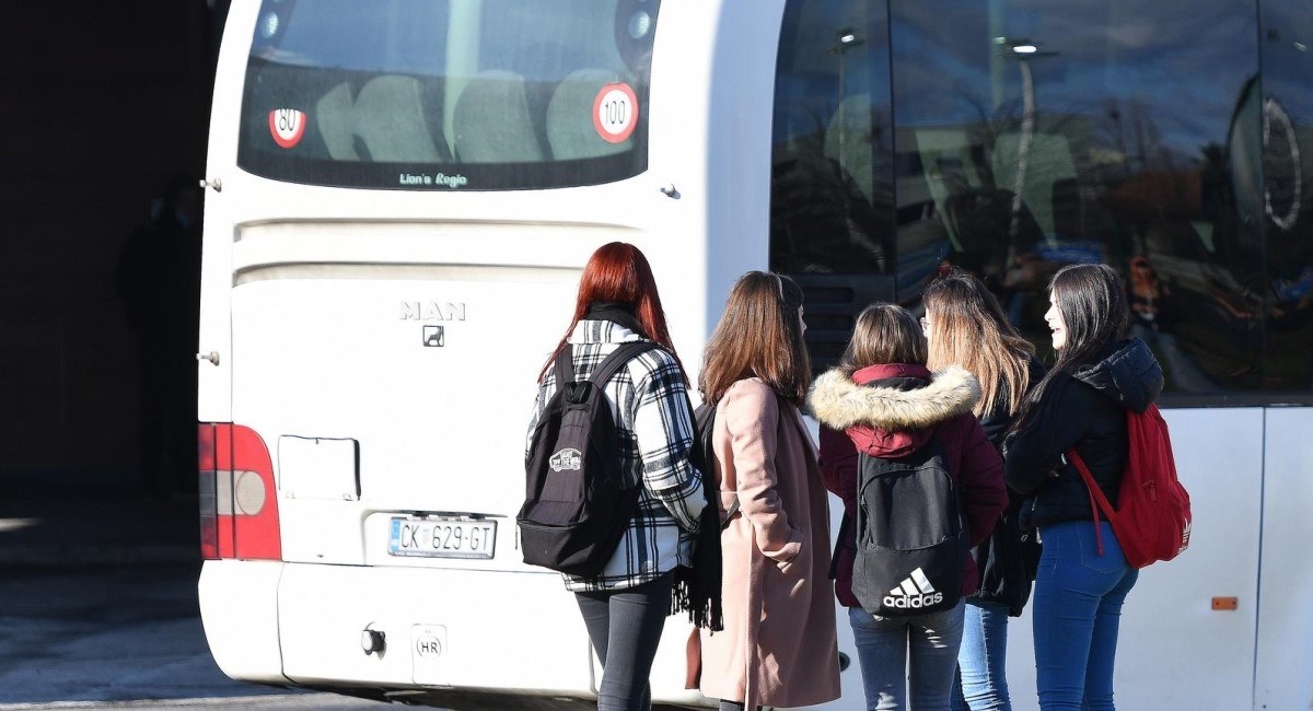 Istraživanje: Petina srednjoškolaca želi studirati u inozemstvu