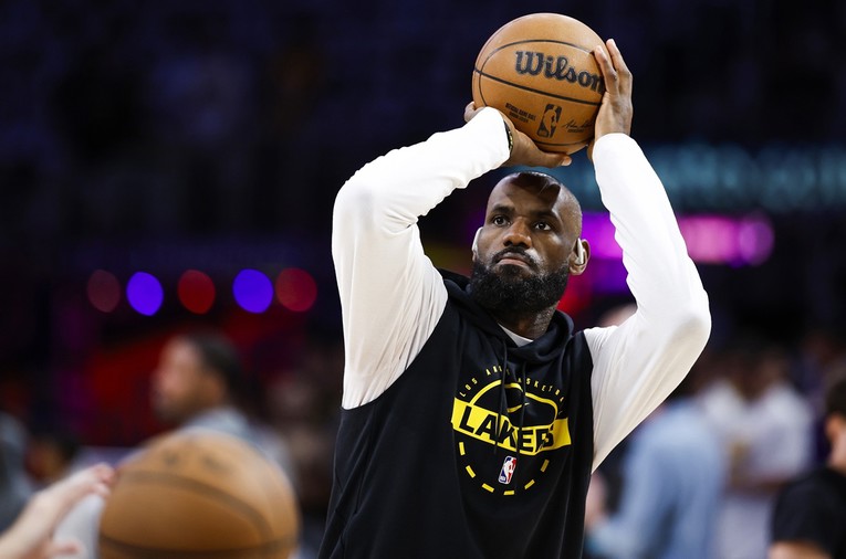 Američki mediji: LeBron James suzio izbor na četiri NBA kluba