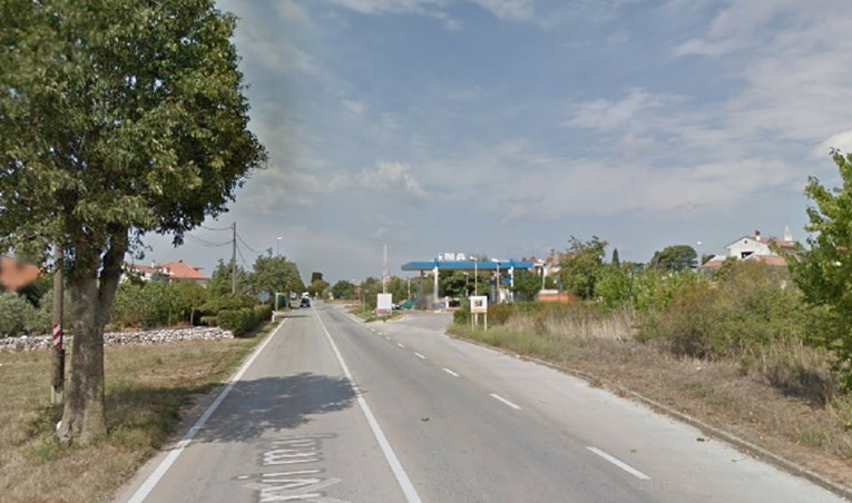 Vozač automobila u Vodnjanu poginuo u sudaru s autobusom