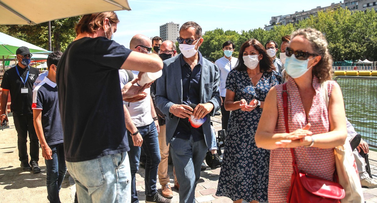 Raste broj zaraženih u Parizu, maske postale obvezne i na otvorenom