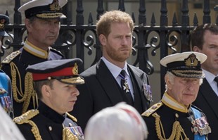 Kralj Charles neće se vidjeti sa sinom, princom Harryjem, jer je prezauzet