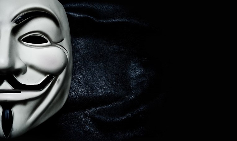 S prosvjedima u SAD-u na scenu se vratio i hakerski kolektiv Anonymous