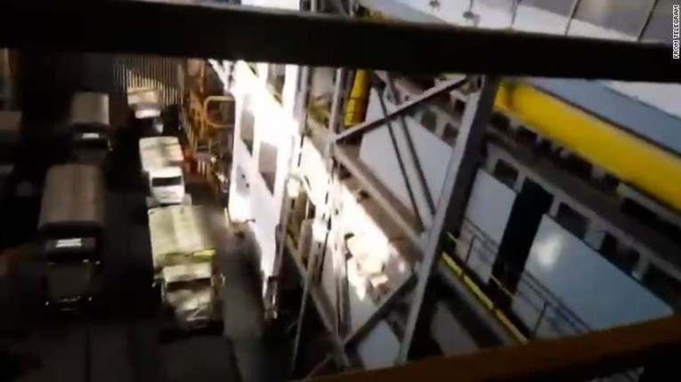 VIDEO Snimljeni ruski vojni kamioni u prostoru s turbinama nuklearke