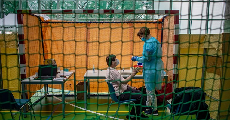 Češka će testirati sve učenike na koronavirus