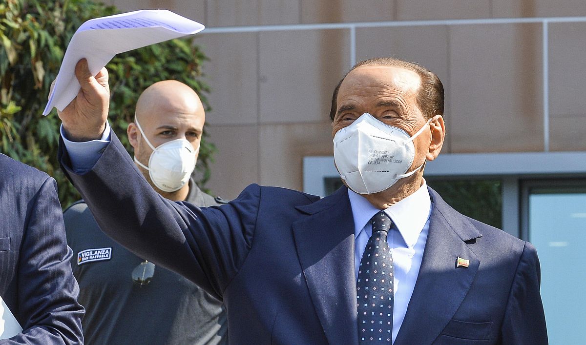 Berlusconi slavi 84. rođendan u kućnoj izolaciji u vili blizu Milana