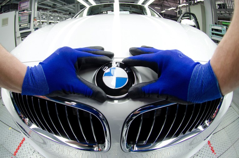 BMW radnicima nudi i više od 650.000 eura da odu. Interes je toliki da je pao sustav