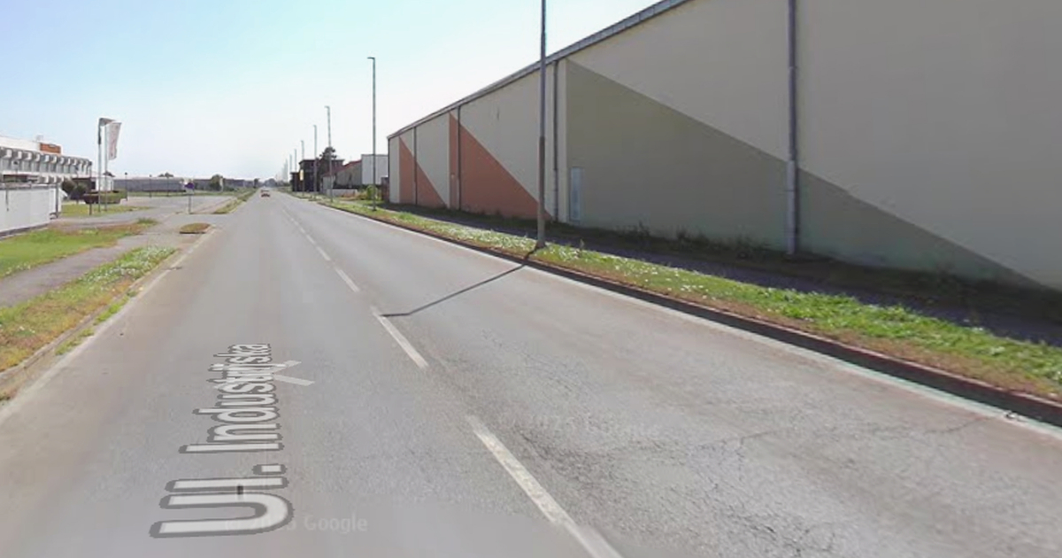 Pijan vozač u Požegi udario u prometni znak i rasvjetni stup