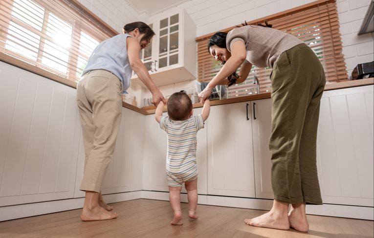 Sud u Zagrebu: Istospolnim parovima ne smije se zaustavljati postupak posvojenja