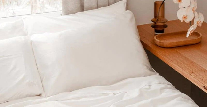 Jastuk koji brine za lijep ten i urednu kosu dok spavamo zvuči savršeno