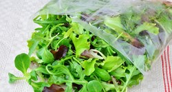 Jeftini papirnati ručnik može spriječiti da se salate u vrećicama brzo kvare