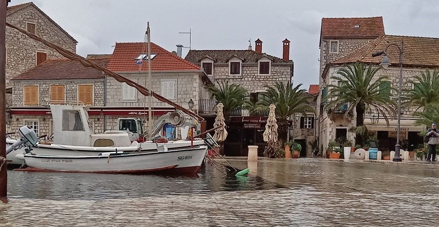 Poplave u Trogiru i Starom Gradu, vatrogasci odustali od ispumpavanja vode