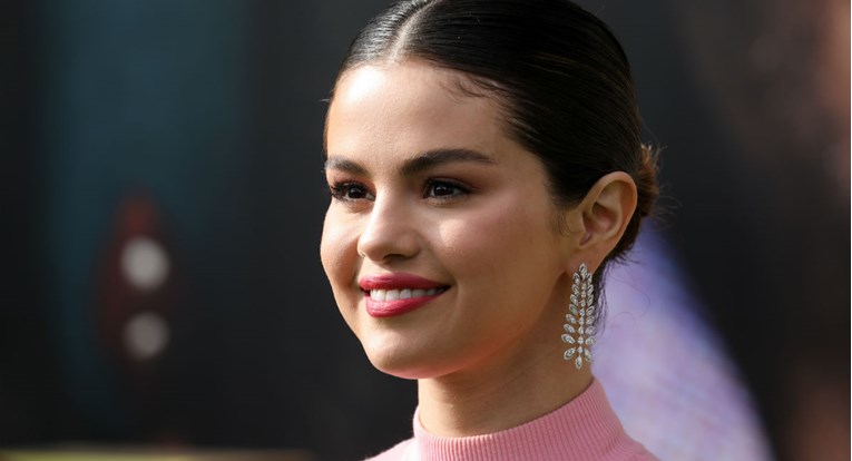 Selena Gomez potvrdila lansiranje vlastitog beauty brenda simboličnog imena