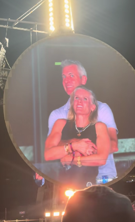 Hoće li ga viralni video s Coldplaya stajati karijere? Smijenjen je dok traje istraga