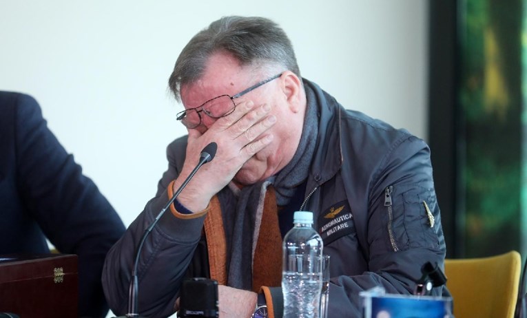 Halid Bešlić: Nema tih novaca za koje bih pjevao dok ljudi leže po bolnicama