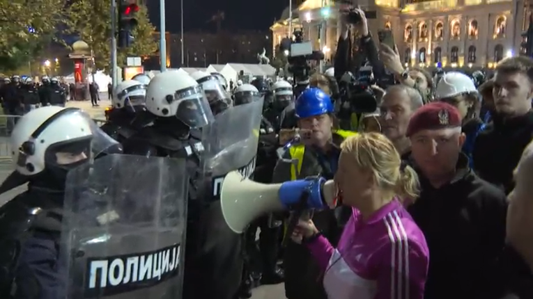 Dijana Hrka policiji: "Branite ćacije? Ako dođe do eskalacije, bit ćete krivi"