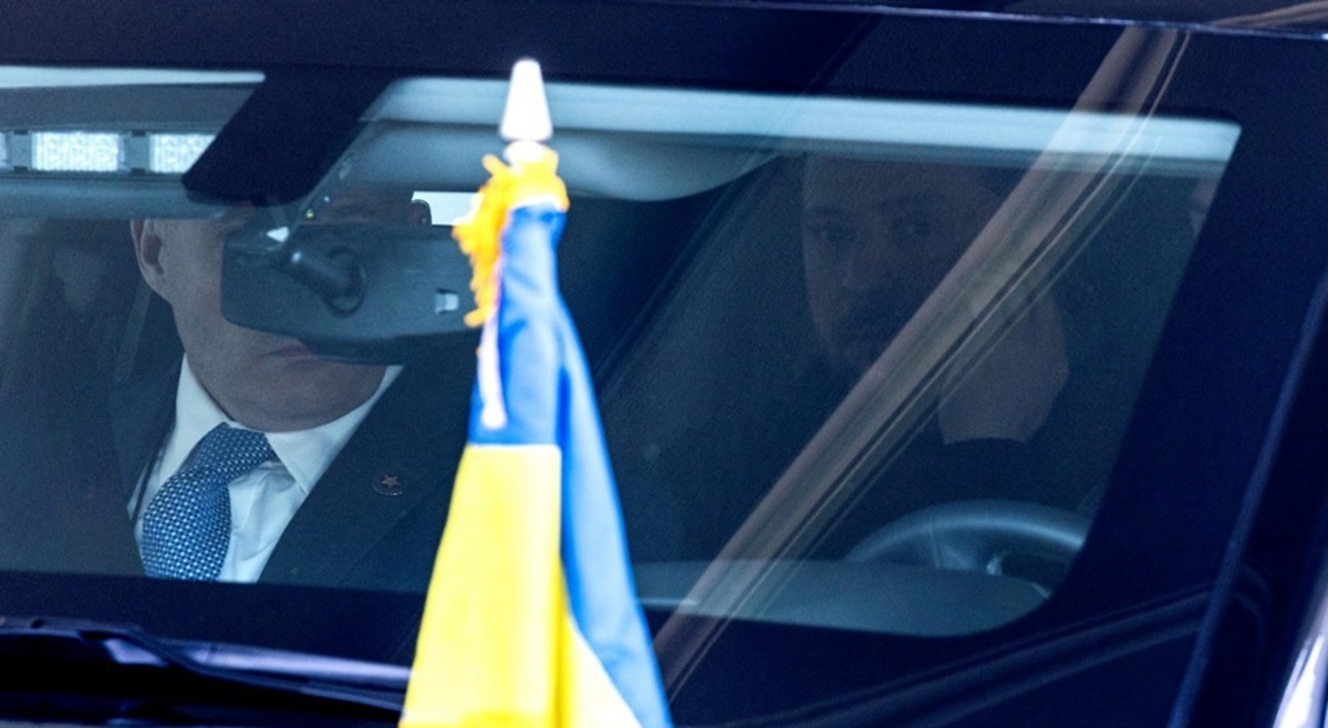 Ovacije za Zelenskog u Londonu. Macron: Američka sudbina je biti uz Ukrajinu