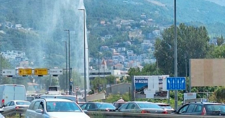 VIDEO U Splitu pukla cijev, nastao vodeni mlaz od deset metara