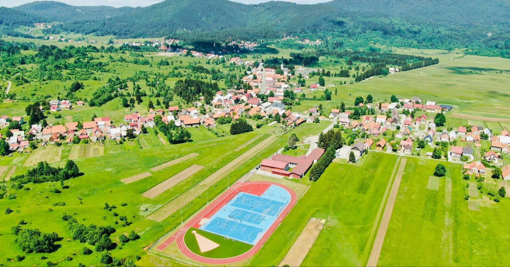 Šestorica pijanih napala trojicu na proštenju u Mrkoplju, jednog cipelarili