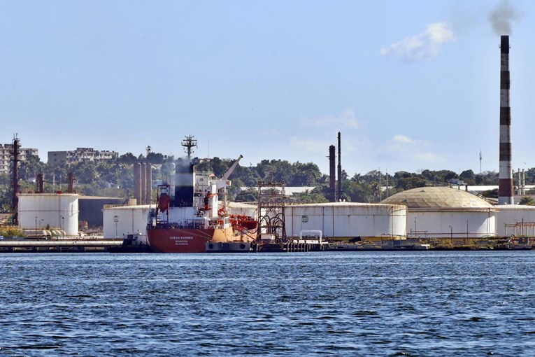 Cijene nafte prekoračile 65 dolara zbog zabrinutosti oko opskrbe iz Irana