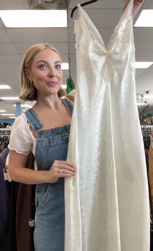 Kupila second hand haljinu za 5 eura pa ostala bez riječi kad je ugledala etiketu