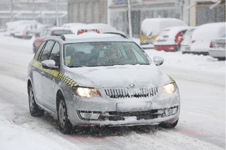 Stiže snijeg. Policija ima upozorenje za vozače, podsjetili i na kazne