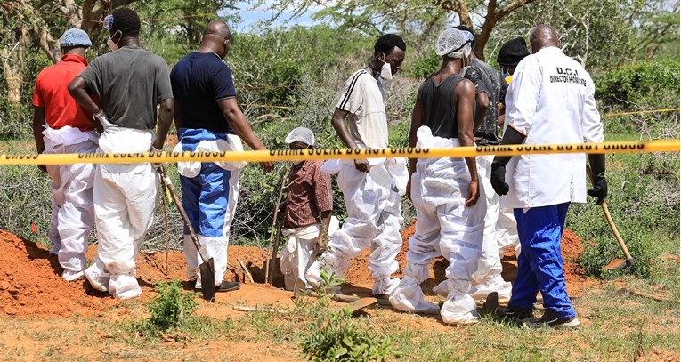 U Keniji ekshumirano 47 tijela članova sekte koji su gladovali da sretnu Isusa