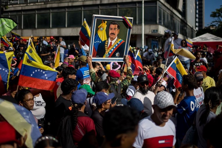 Predsjednik Venezuele: Pozivamo cijeli narod da se ujedini i pridruži miliciji